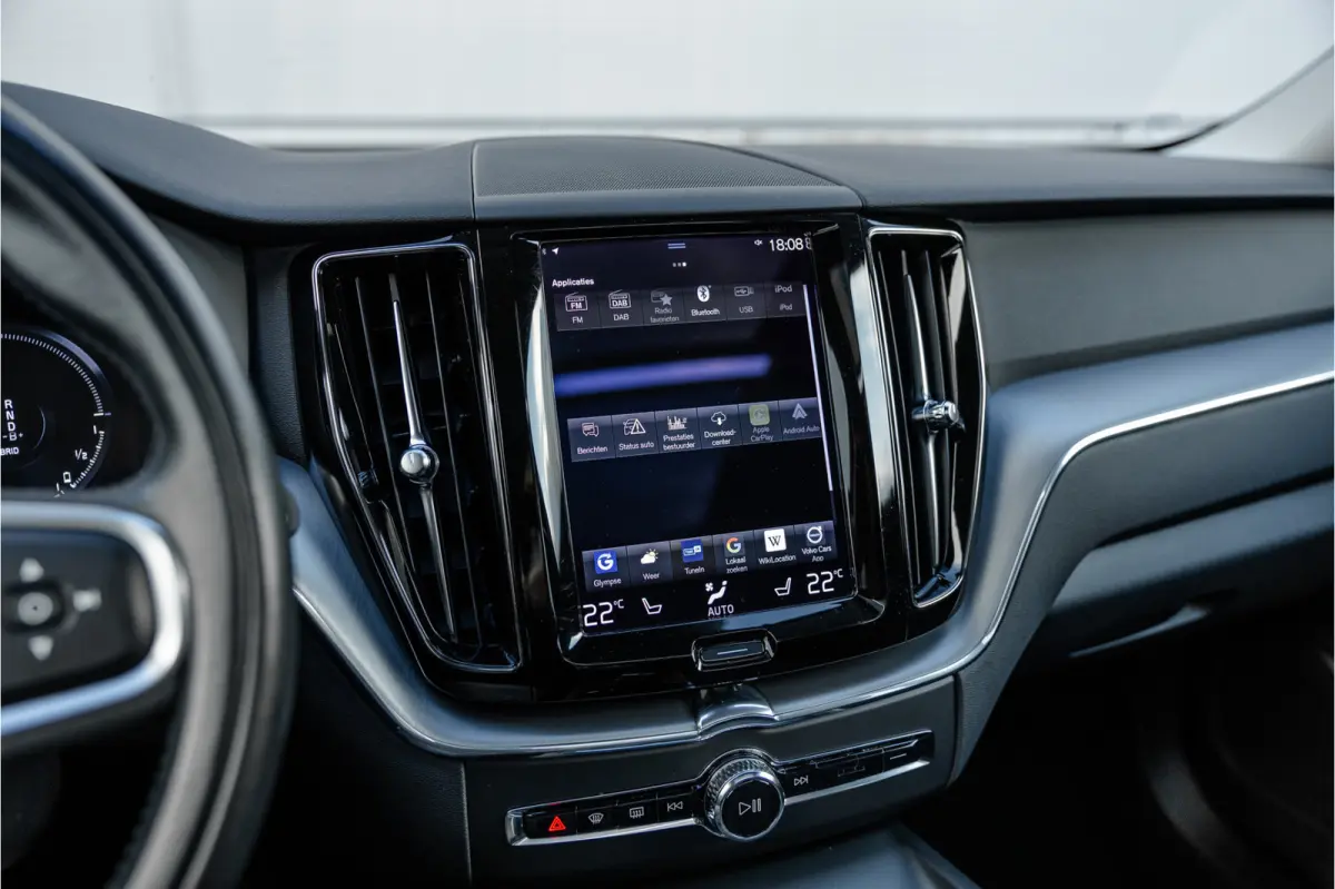 2.0 Recharge T6 AWD Panorama / Stoelverwarming / Camera /