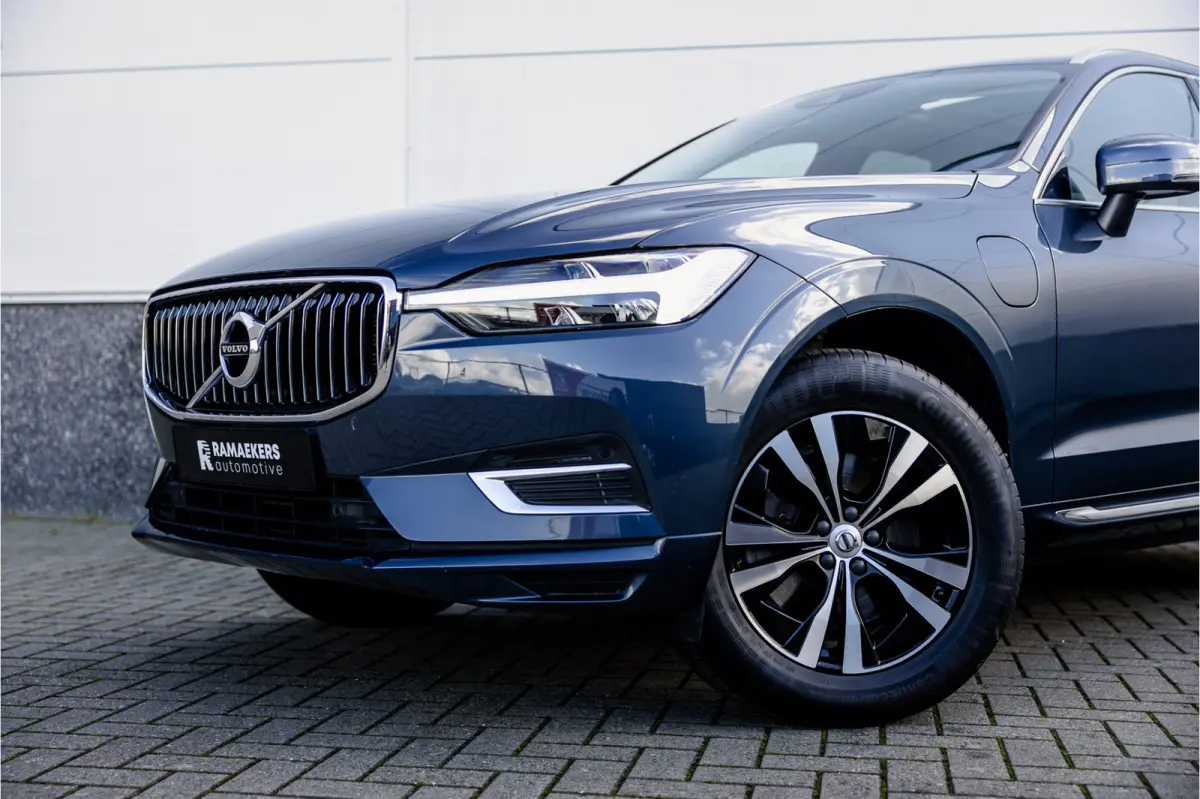 2.0 Recharge T6 AWD Panorama / Stoelverwarming / Camera /