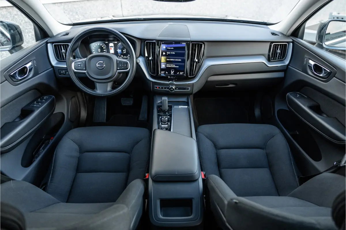 2.0 Recharge T6 AWD Panorama / Stoelverwarming / Camera /