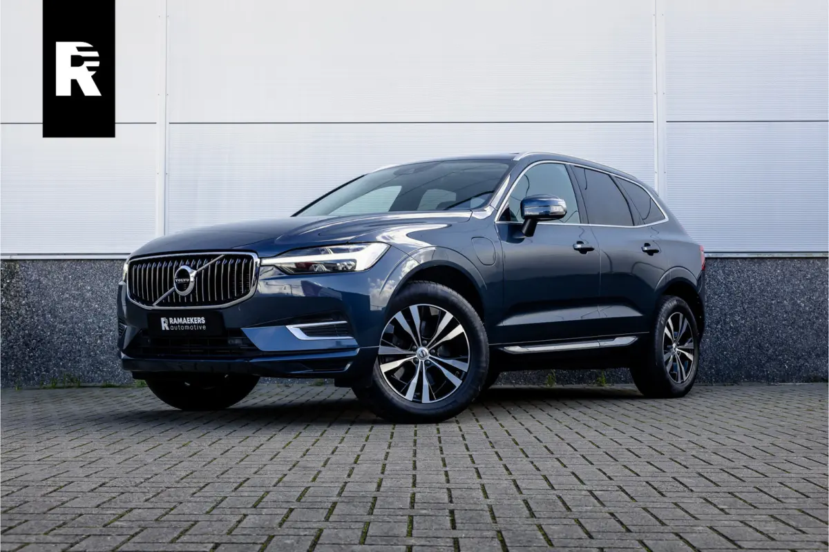 2.0 Recharge T6 AWD Panorama / Stoelverwarming / Camera /