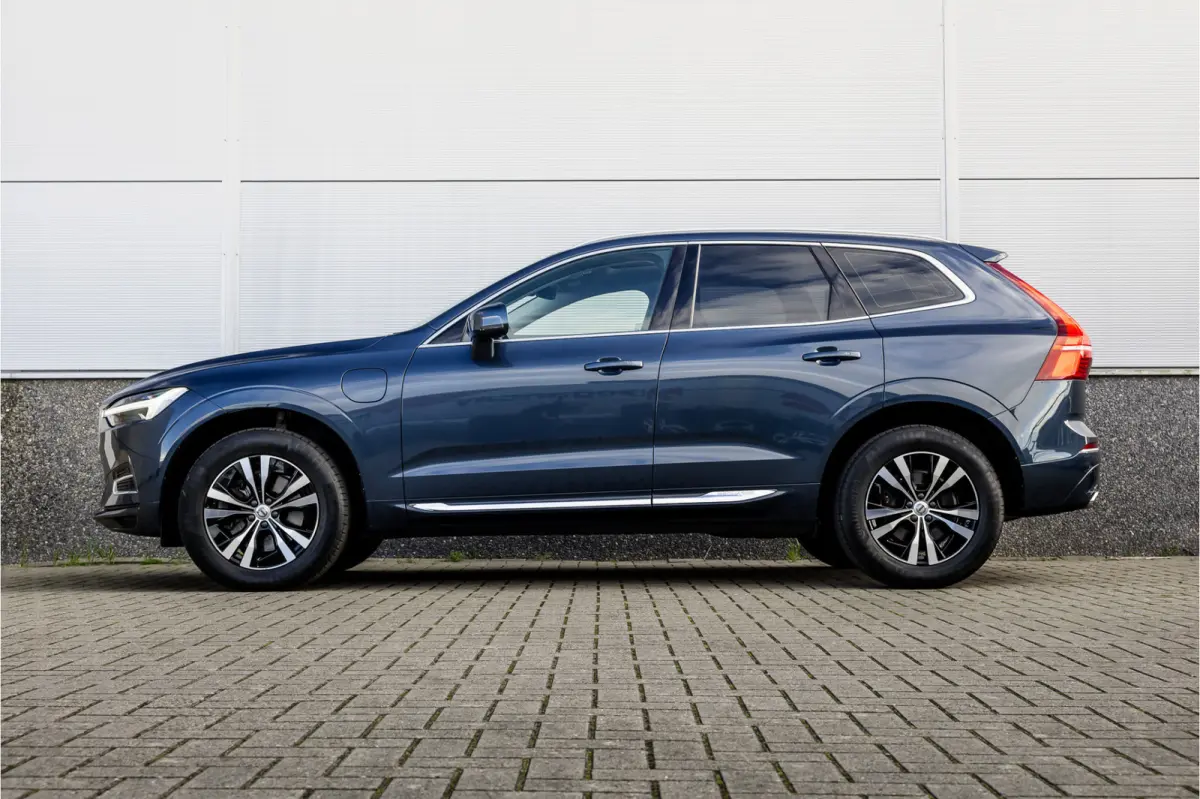 2.0 Recharge T6 AWD Panorama / Stoelverwarming / Camera /