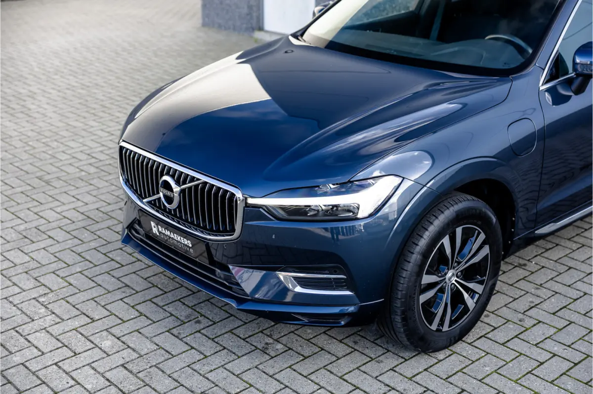 2.0 Recharge T6 AWD Panorama / Stoelverwarming / Camera /