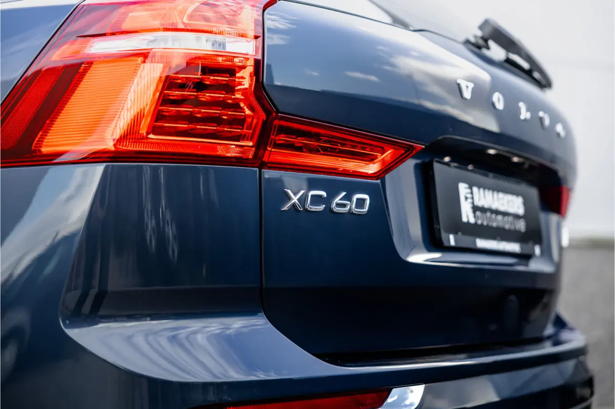 2.0 Recharge T6 AWD Panorama / Stoelverwarming / Camera /