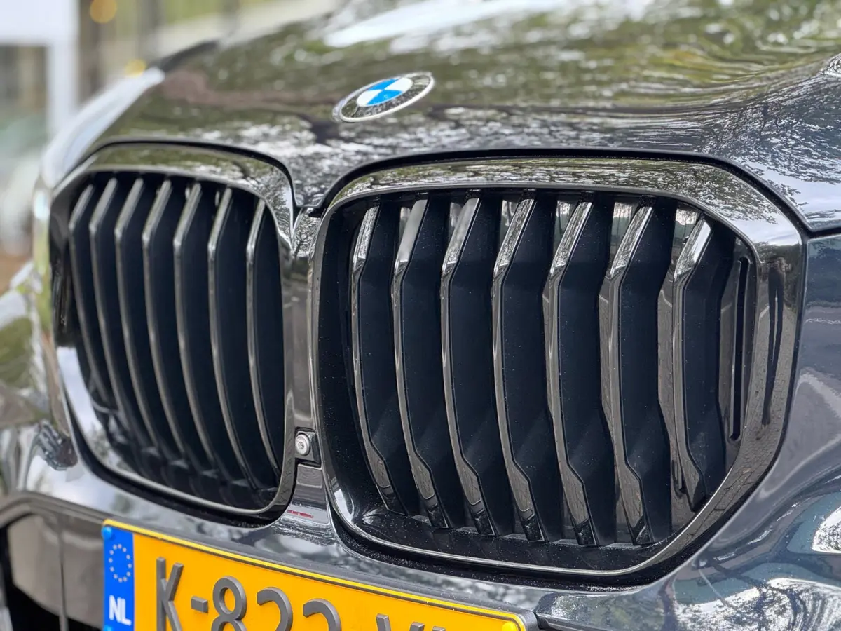 XDrive45e High Executive NLauto 100% Dealer ond. Drive Pilot Mpakket 400 PK Pano Luchtvering Headup