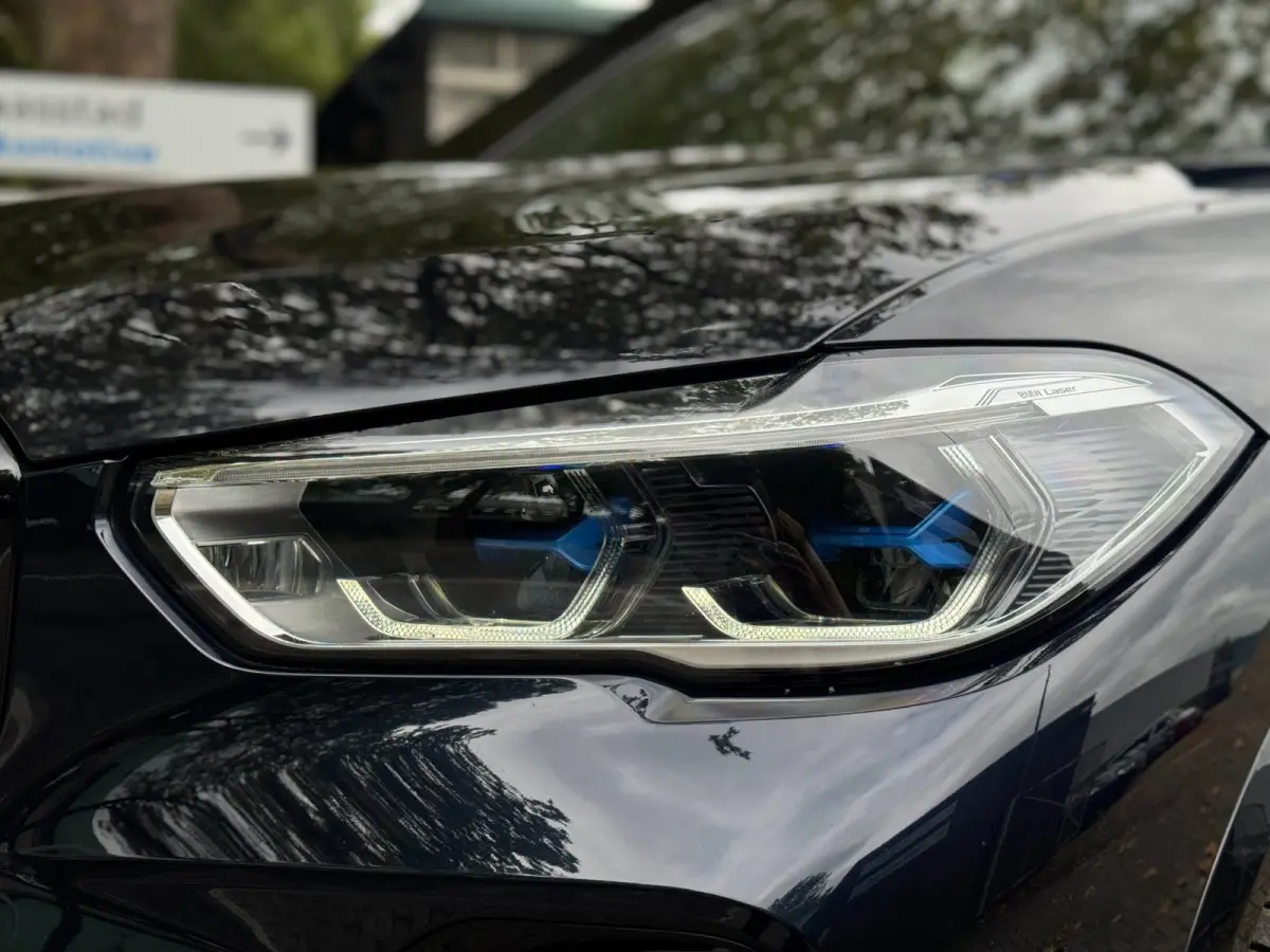 XDrive45e High Executive NLauto 100% Dealer ond. Drive Pilot Mpakket 400 PK Pano Luchtvering Headup