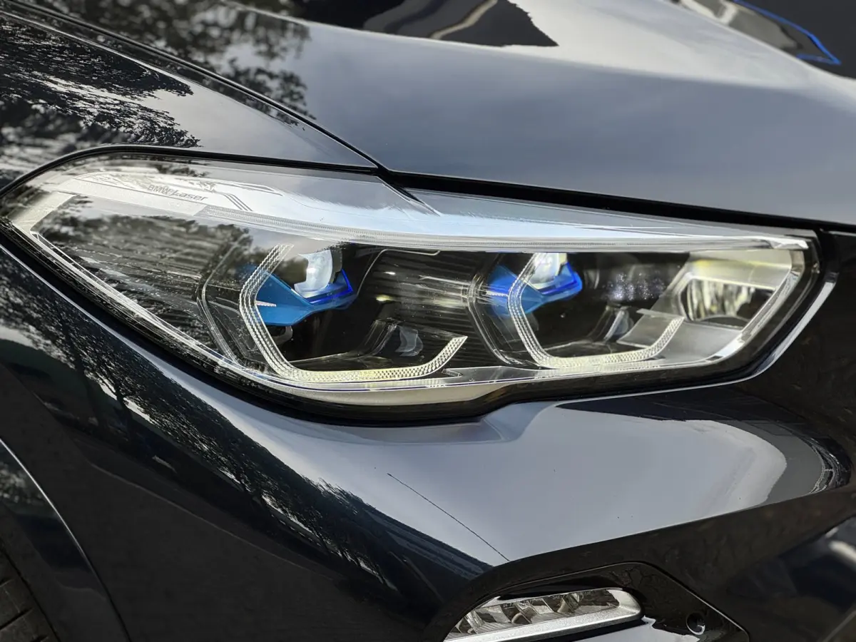 XDrive45e High Executive NLauto 100% Dealer ond. Drive Pilot Mpakket 400 PK Pano Luchtvering Headup