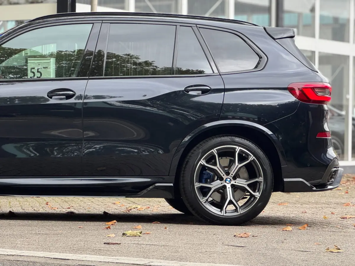XDrive45e High Executive NLauto 100% Dealer ond. Drive Pilot Mpakket 400 PK Pano Luchtvering Headup