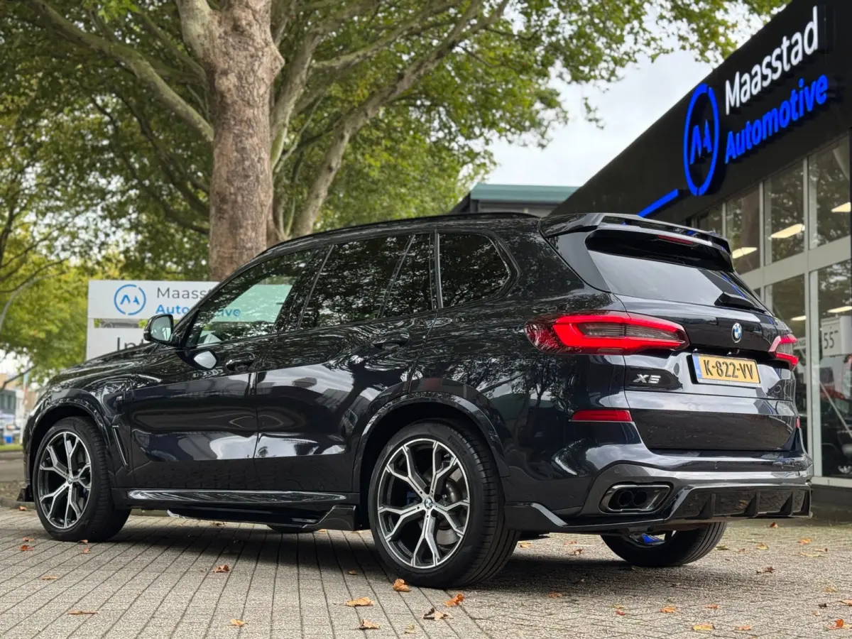 XDrive45e High Executive NLauto 100% Dealer ond. Drive Pilot Mpakket 400 PK Pano Luchtvering Headup