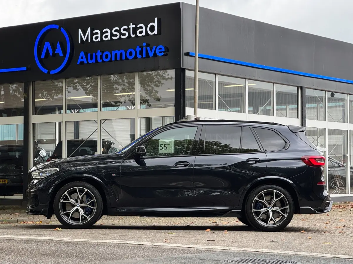 XDrive45e High Executive NLauto 100% Dealer ond. Drive Pilot Mpakket 400 PK Pano Luchtvering Headup