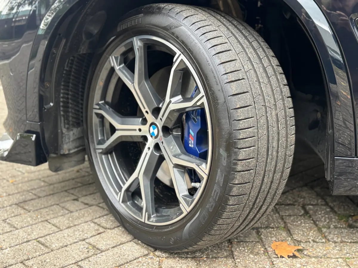 XDrive45e High Executive NLauto 100% Dealer ond. Drive Pilot Mpakket 400 PK Pano Luchtvering Headup