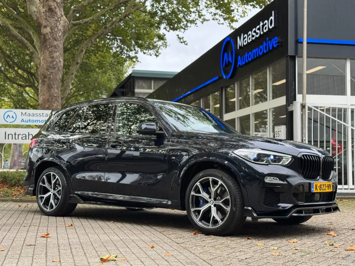 XDrive45e High Executive NLauto 100% Dealer ond. Drive Pilot Mpakket 400 PK Pano Luchtvering Headup