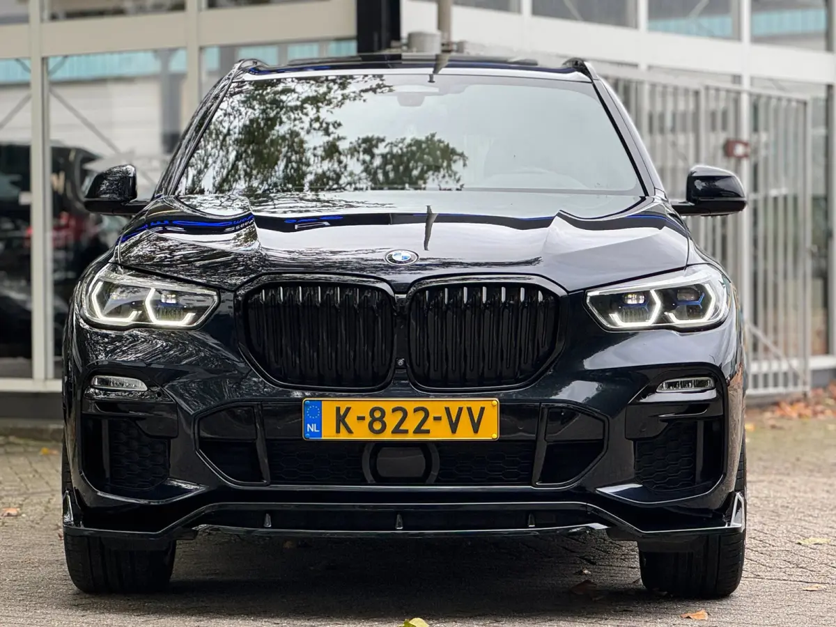 XDrive45e High Executive NLauto 100% Dealer ond. Drive Pilot Mpakket 400 PK Pano Luchtvering Headup
