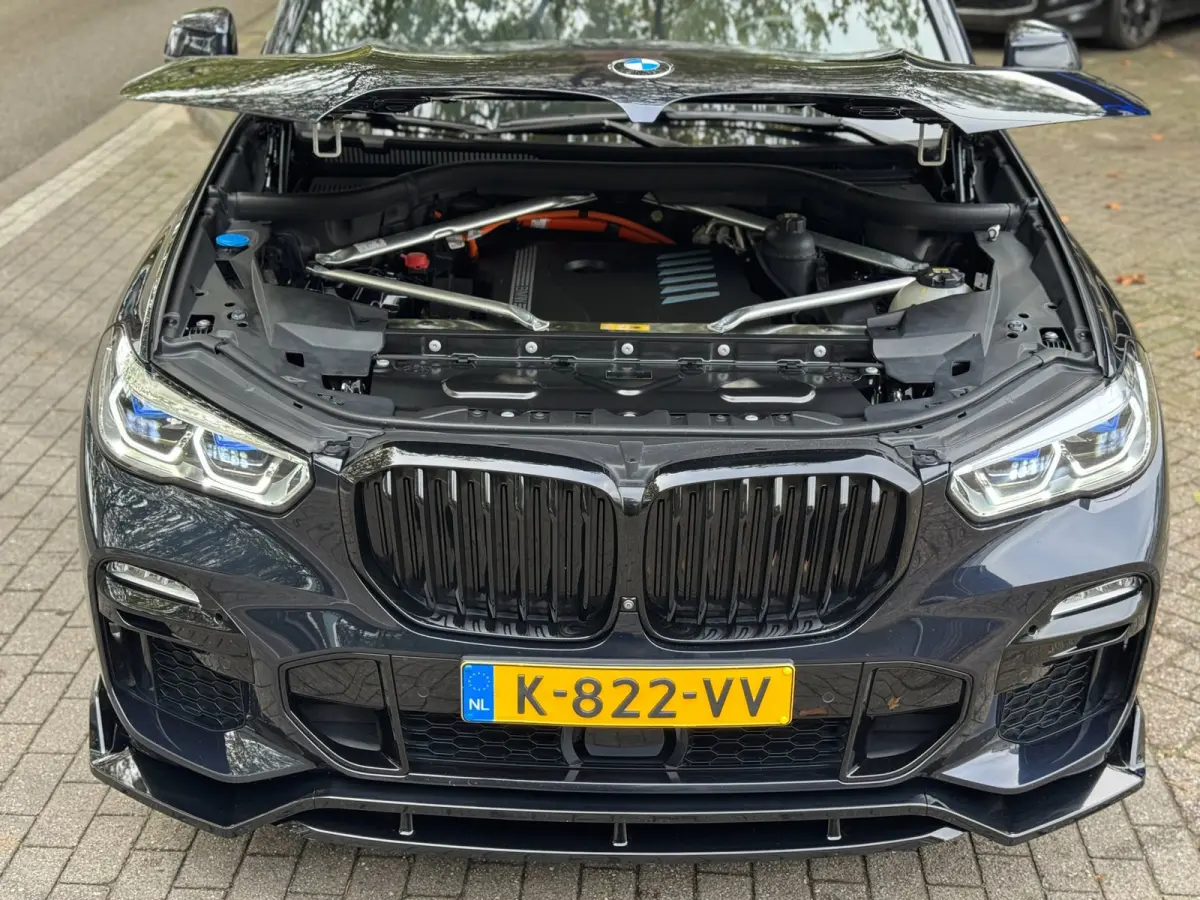 XDrive45e High Executive NLauto 100% Dealer ond. Drive Pilot Mpakket 400 PK Pano Luchtvering Headup