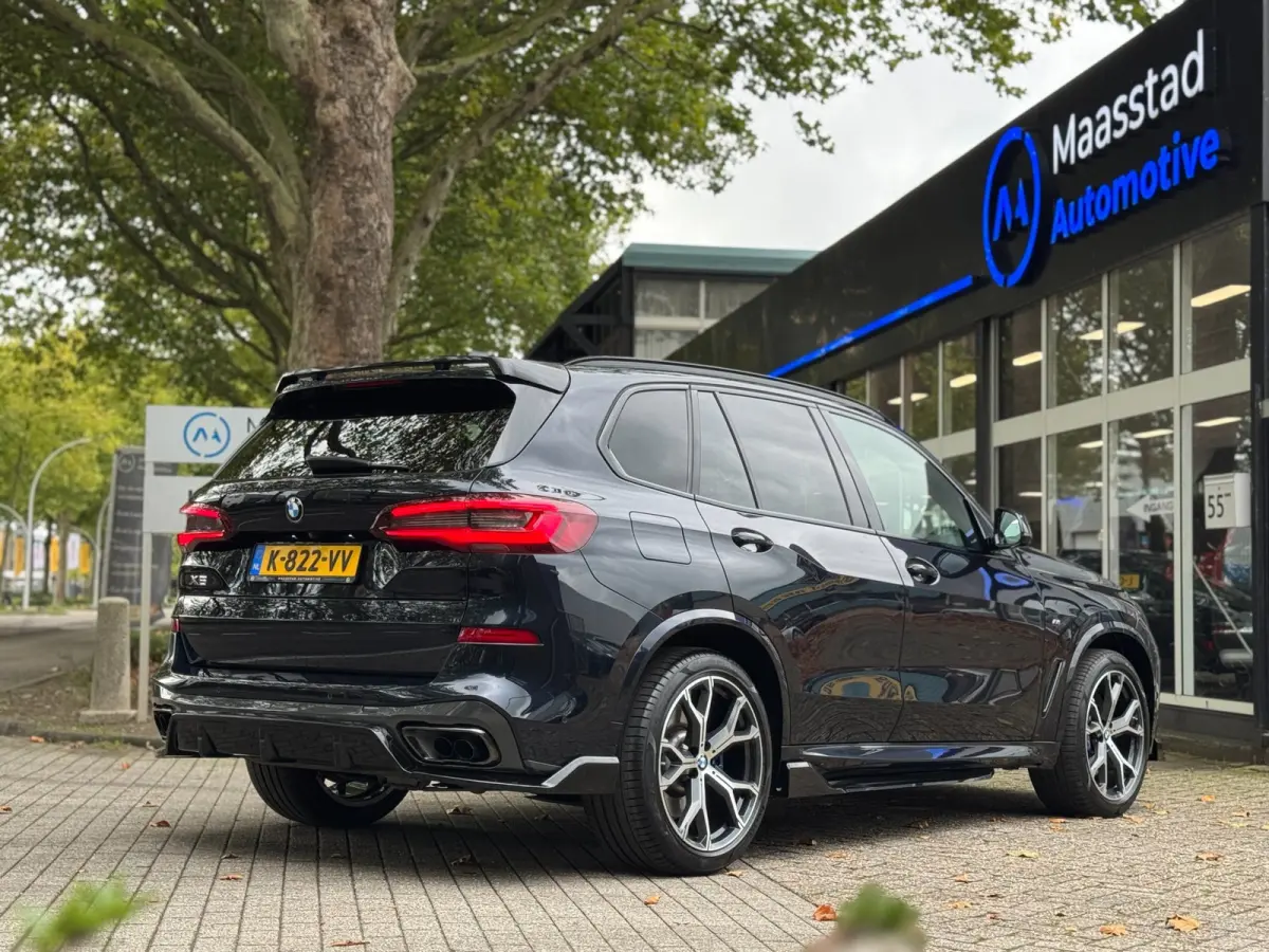 XDrive45e High Executive NLauto 100% Dealer ond. Drive Pilot Mpakket 400 PK Pano Luchtvering Headup