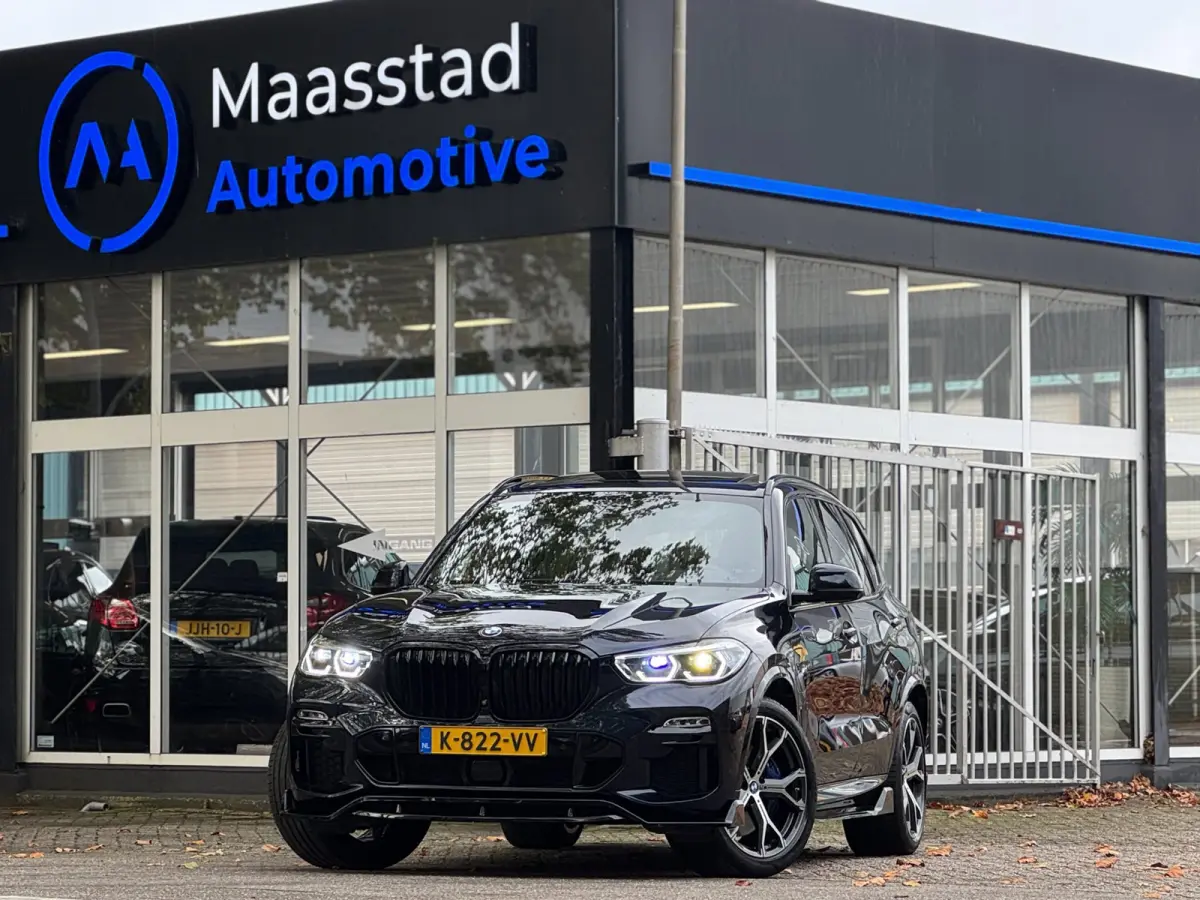XDrive45e High Executive NLauto 100% Dealer ond. Drive Pilot Mpakket 400 PK Pano Luchtvering Headup
