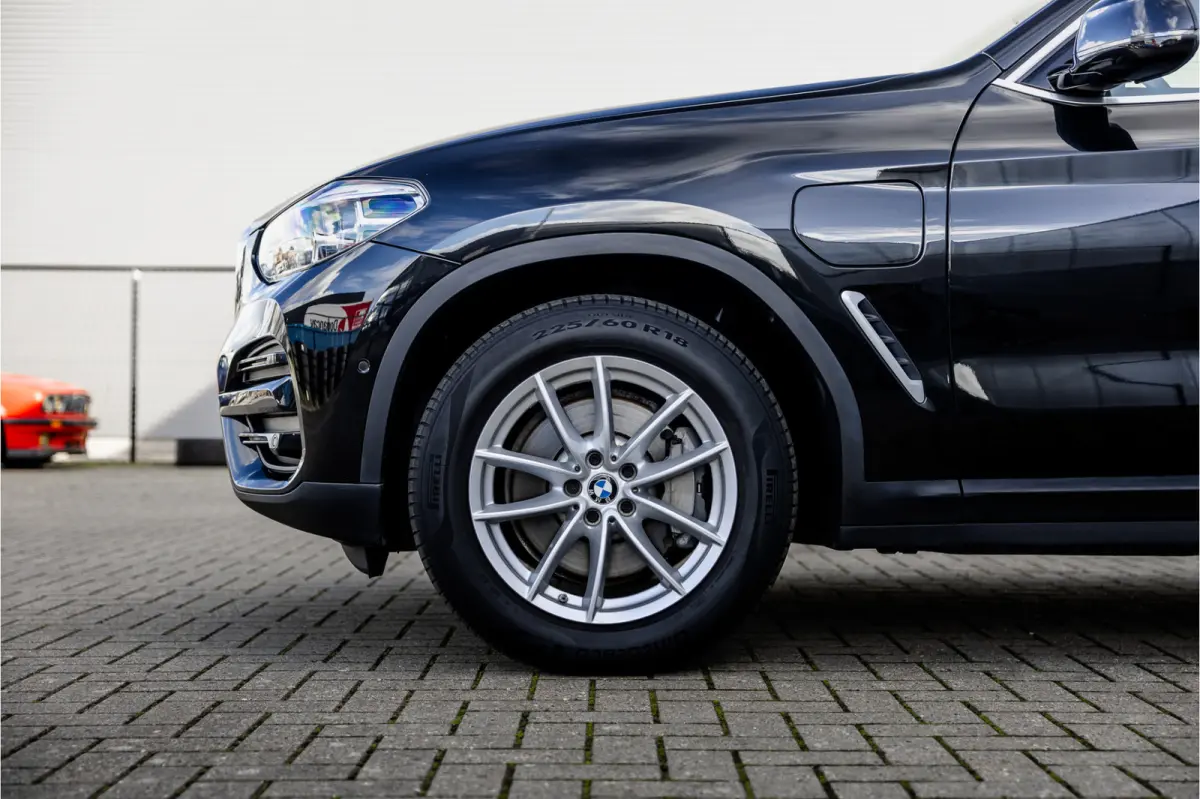 xDrive30e Business Edition Plus Panorama dak / Leder / Carplay / Android Auto /