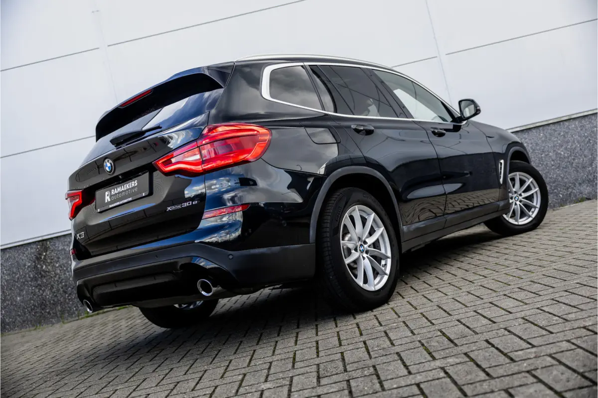 xDrive30e Business Edition Plus Panorama dak / Leder / Carplay / Android Auto /