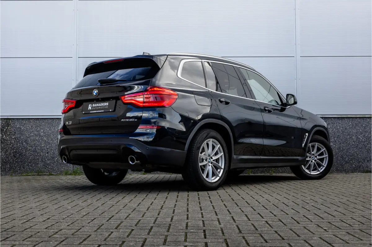 xDrive30e Business Edition Plus Panorama dak / Leder / Carplay / Android Auto /