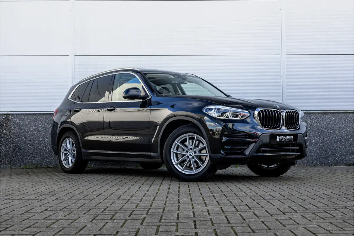 xDrive30e Business Edition Plus Panorama dak / Leder / Carplay / Android Auto /