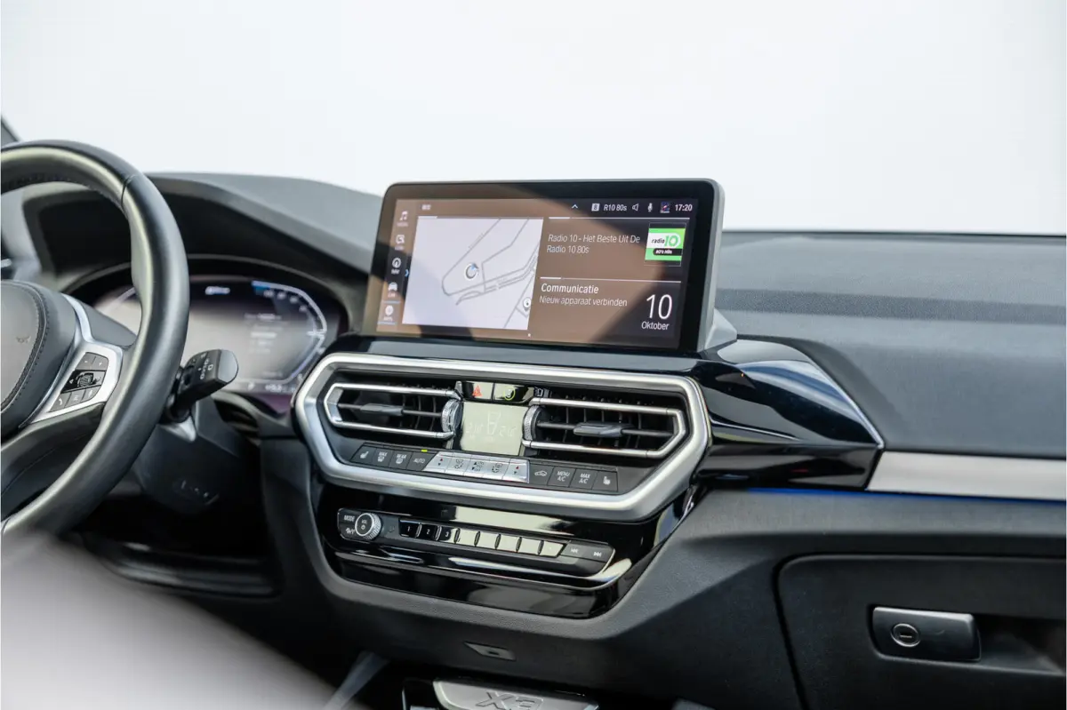 xDrive30e High Executive M-Sport Panorama / Electrische stoel / Trekhaak / Camera /