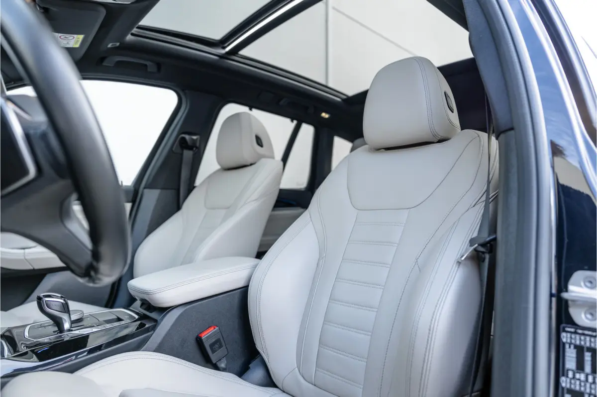 xDrive30e High Executive M-Sport Panorama / Electrische stoel / Trekhaak / Camera /