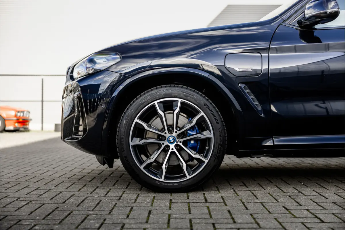 xDrive30e High Executive M-Sport Panorama / Electrische stoel / Trekhaak / Camera /
