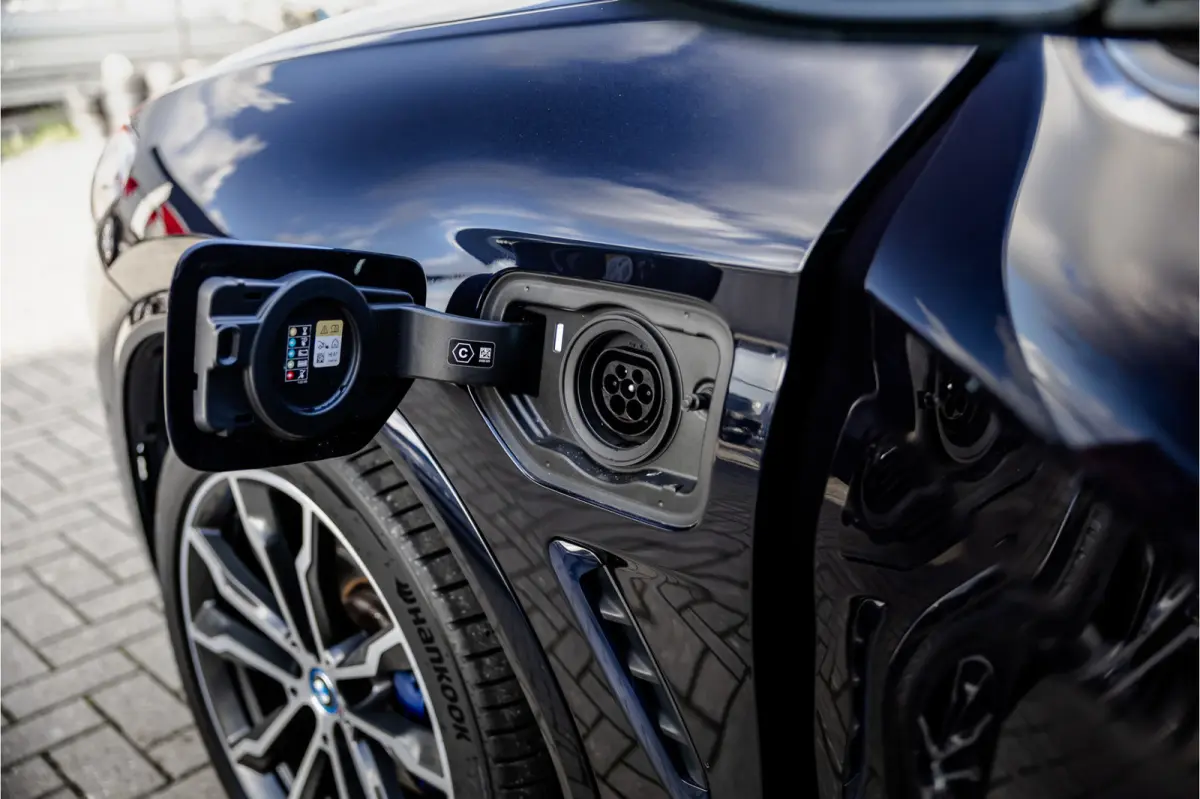 xDrive30e High Executive M-Sport Panorama / Electrische stoel / Trekhaak / Camera /