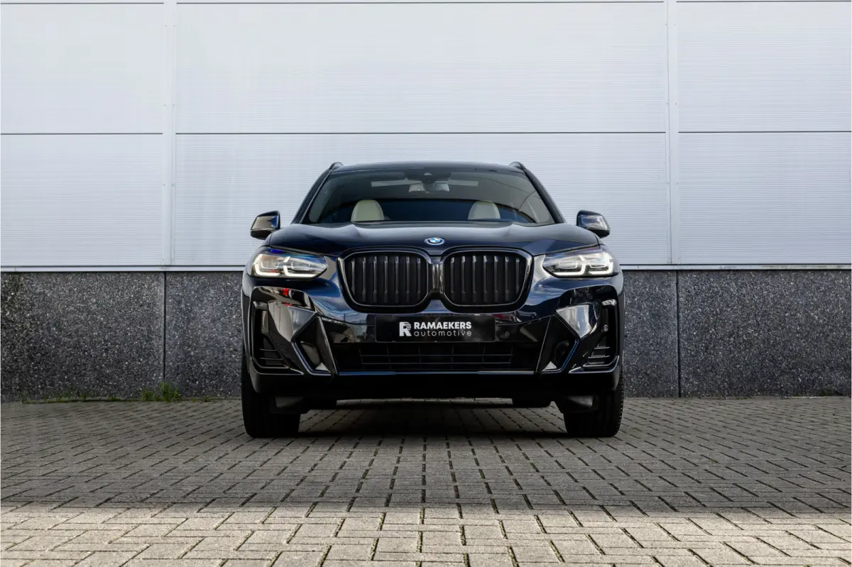 xDrive30e High Executive M-Sport Panorama / Electrische stoel / Trekhaak / Camera /