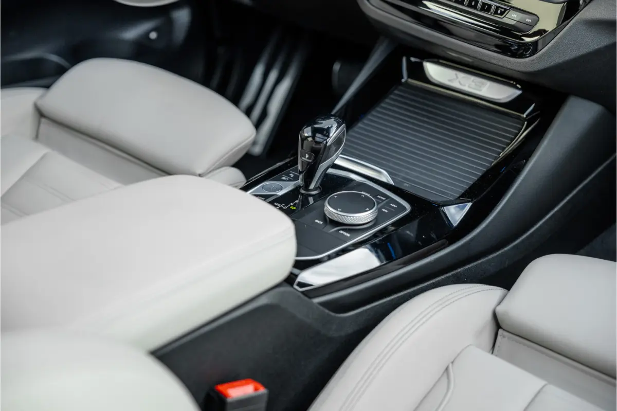 xDrive30e High Executive M-Sport Panorama / Electrische stoel / Trekhaak / Camera /