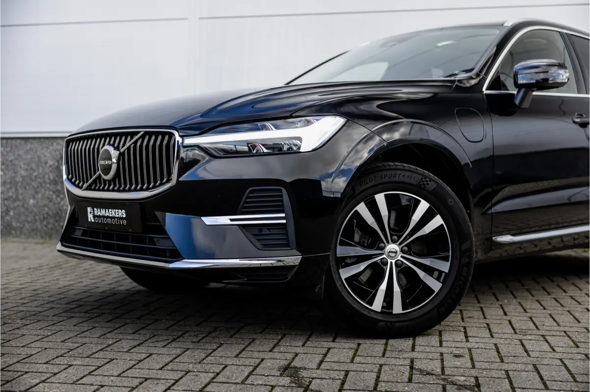 2.0 Recharge T6 AWD Panorama dak / Camera / Leder / Carplay / Android