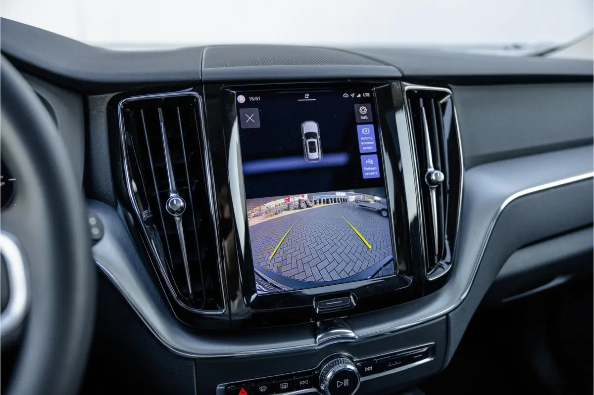 2.0 Recharge T6 AWD Panorama dak / Camera / Leder / Carplay / Android
