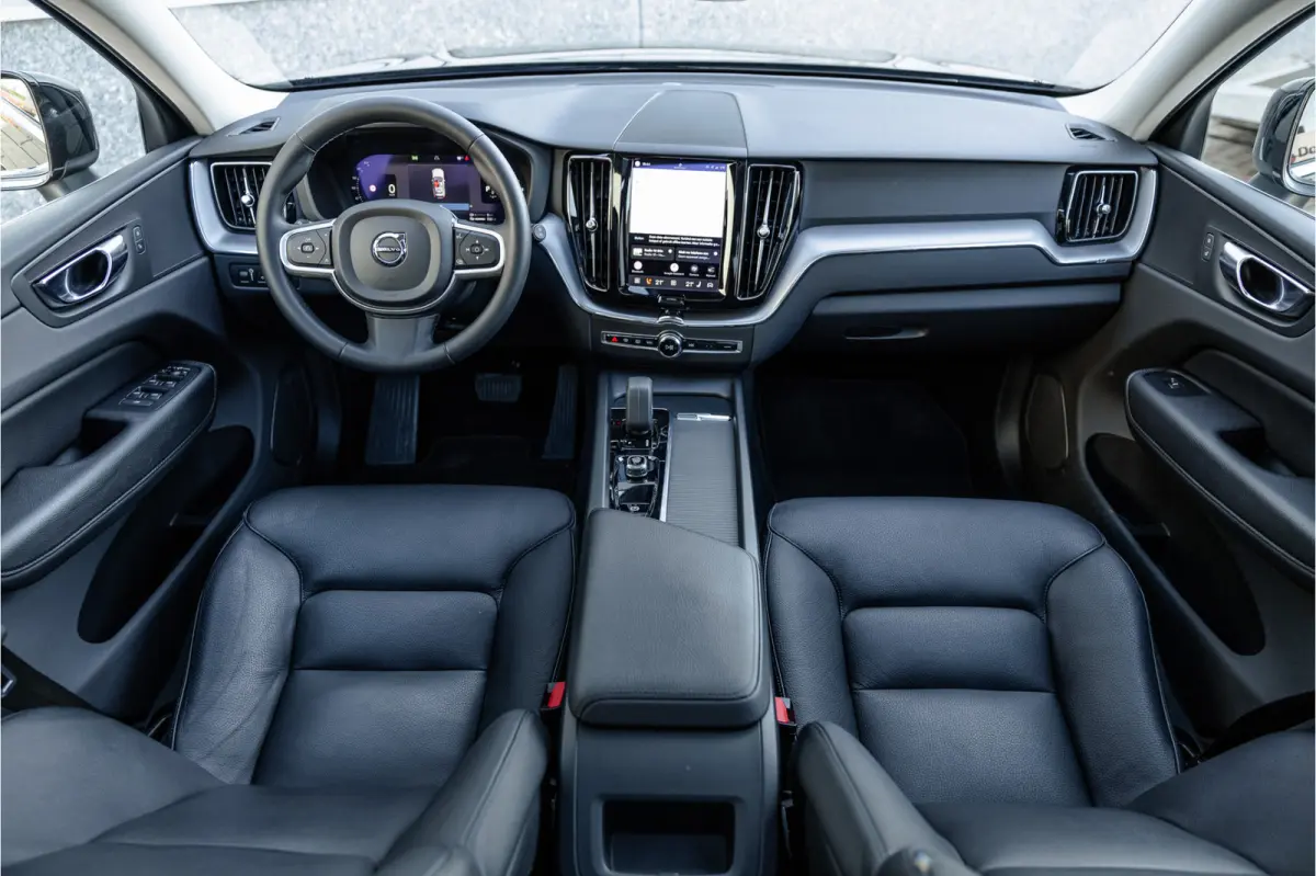 2.0 Recharge T6 AWD Panorama dak / Camera / Leder / Carplay / Android