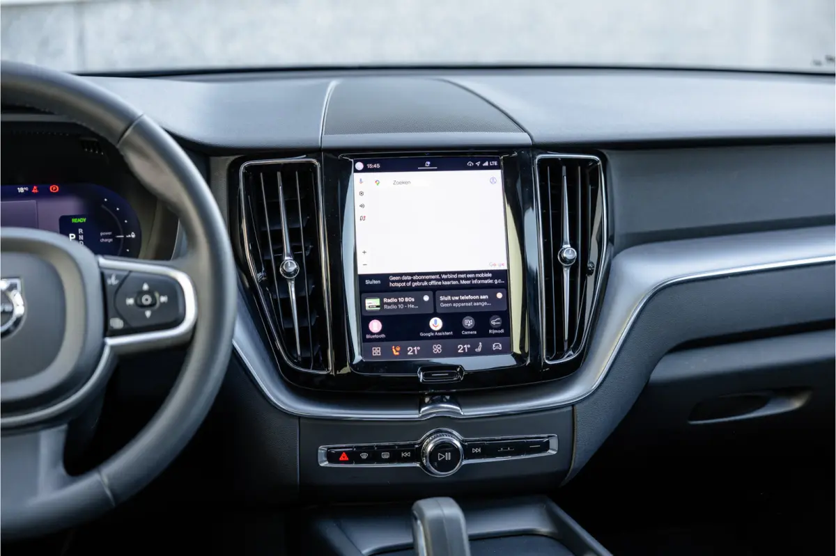 2.0 Recharge T6 AWD Panorama dak / Camera / Leder / Carplay / Android