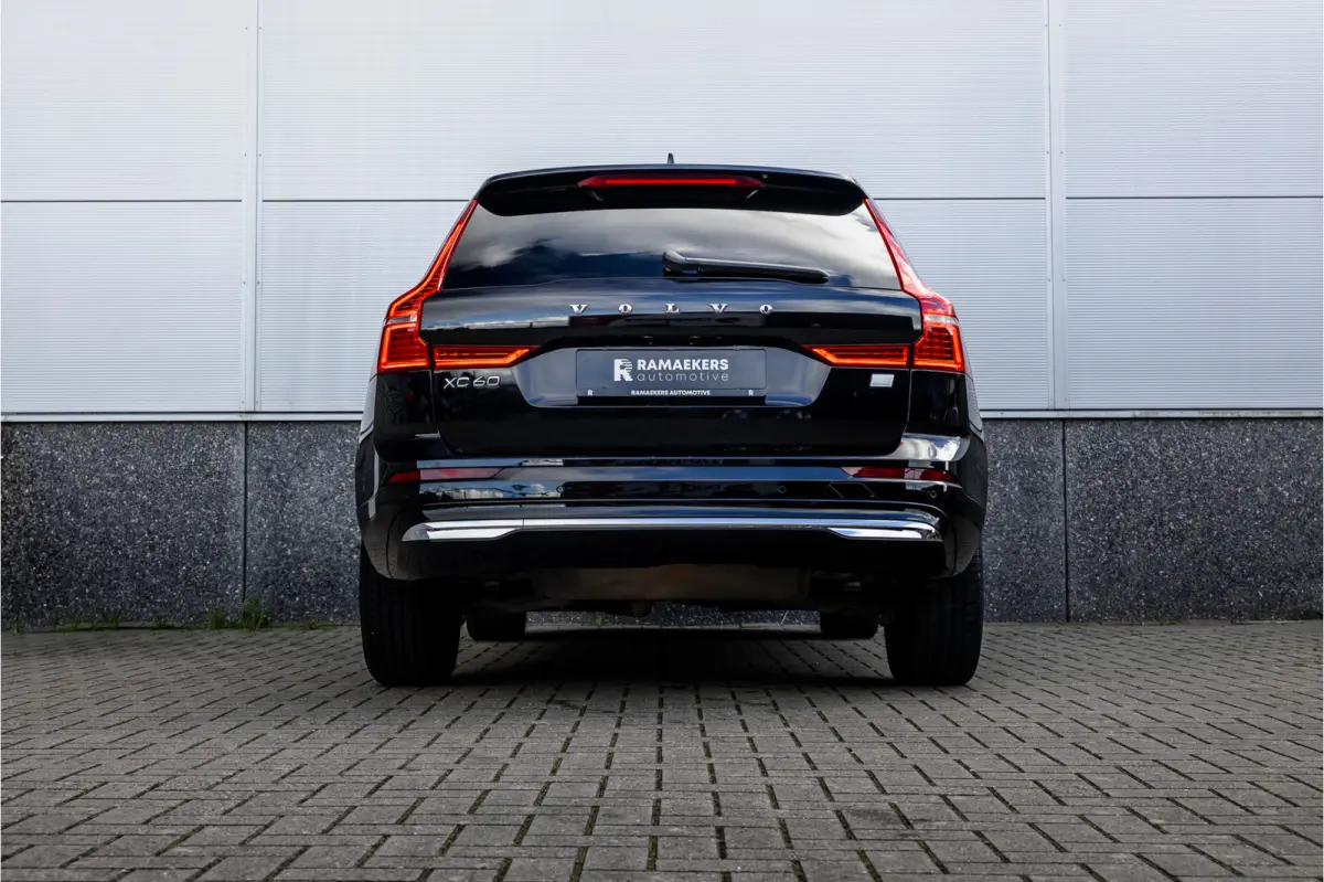 2.0 Recharge T6 AWD Panorama dak / Camera / Leder / Carplay / Android