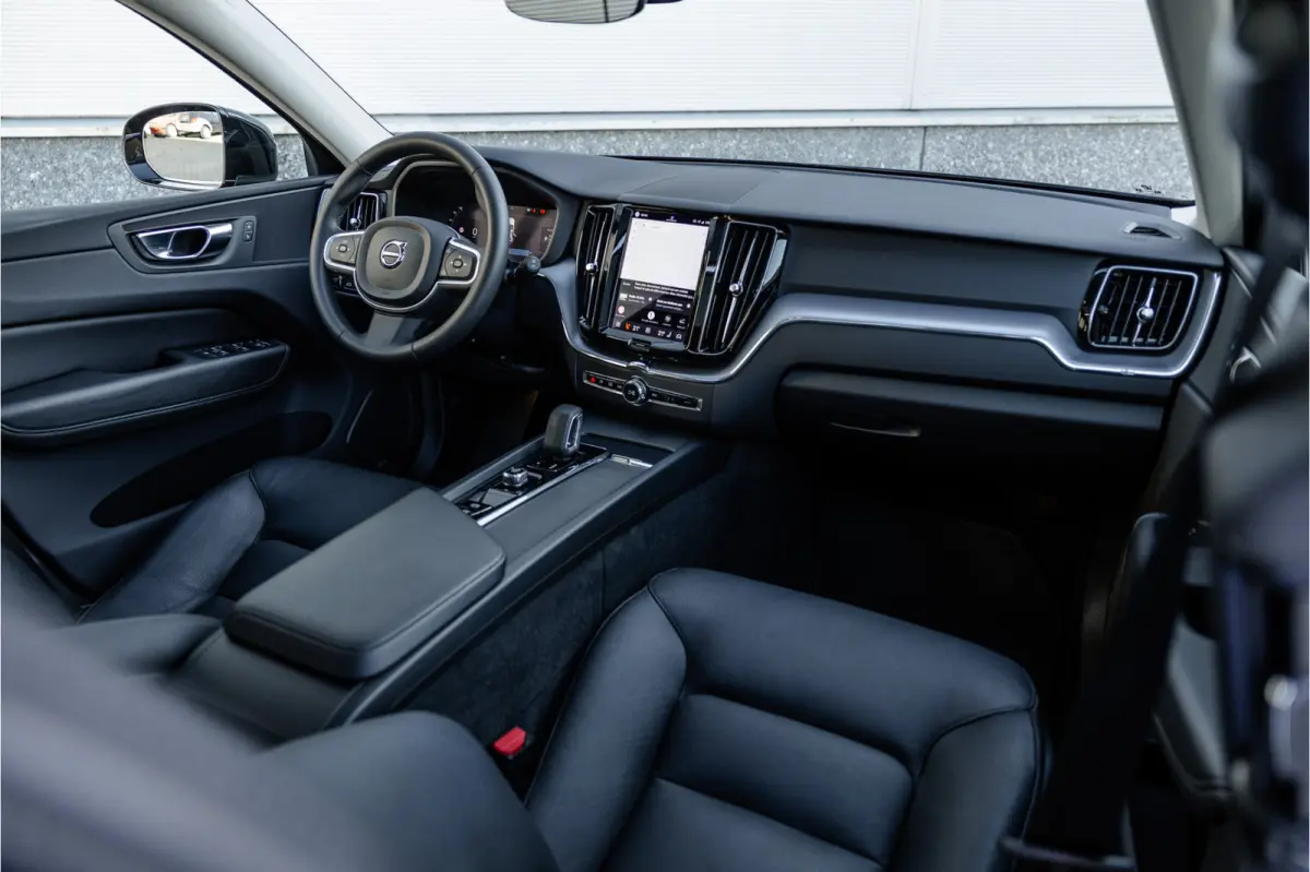 2.0 Recharge T6 AWD Panorama dak / Camera / Leder / Carplay / Android