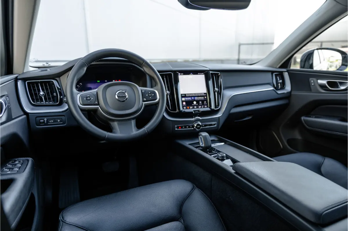 2.0 Recharge T6 AWD Panorama dak / Camera / Leder / Carplay / Android