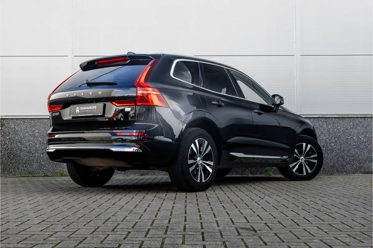 2.0 Recharge T6 AWD Panorama dak / Camera / Leder / Carplay / Android