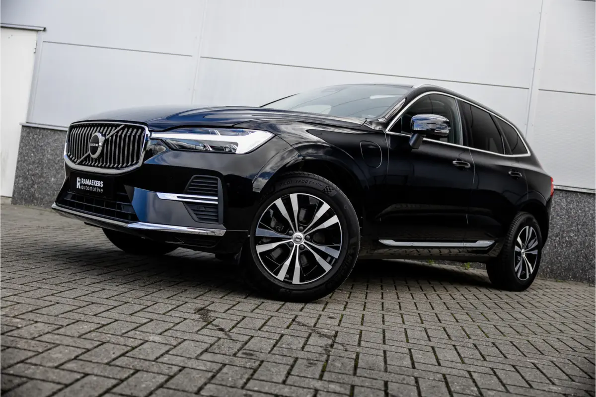 2.0 Recharge T6 AWD Panorama dak / Camera / Leder / Carplay / Android