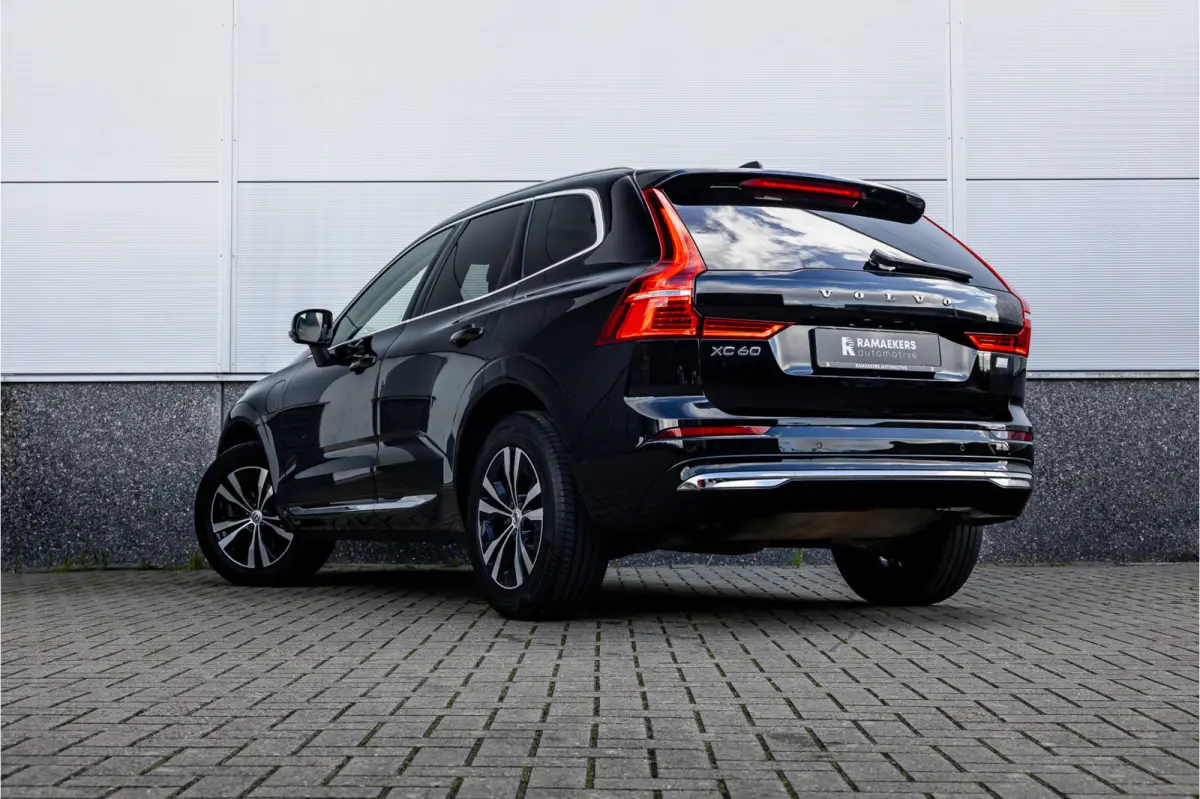 2.0 Recharge T6 AWD Panorama dak / Camera / Leder / Carplay / Android