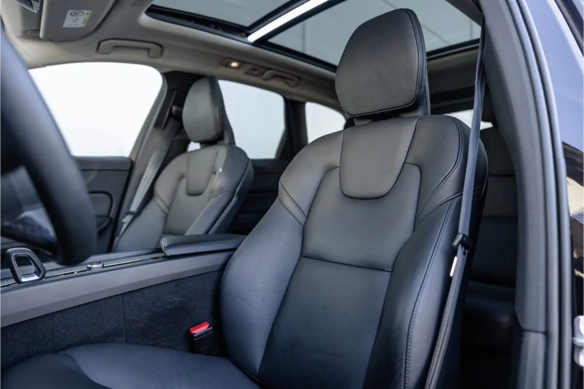 2.0 Recharge T6 AWD Panorama dak / Camera / Leder / Carplay / Android