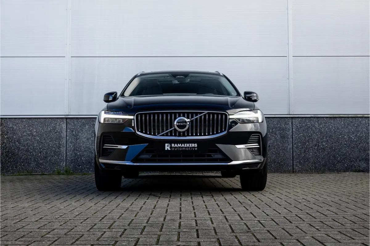 2.0 Recharge T6 AWD Panorama dak / Camera / Leder / Carplay / Android