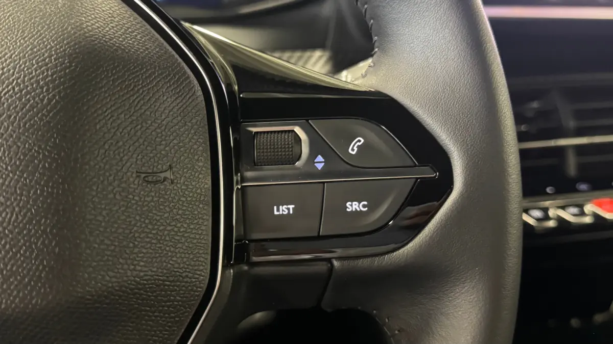 1.2 PURETECH 100PK ALLURE PACK / NAVI / LEDER / CLIMA / LED / PDC / 18" LMV / CAMERA / APPLE CARPLAY / ORG. NL. !!