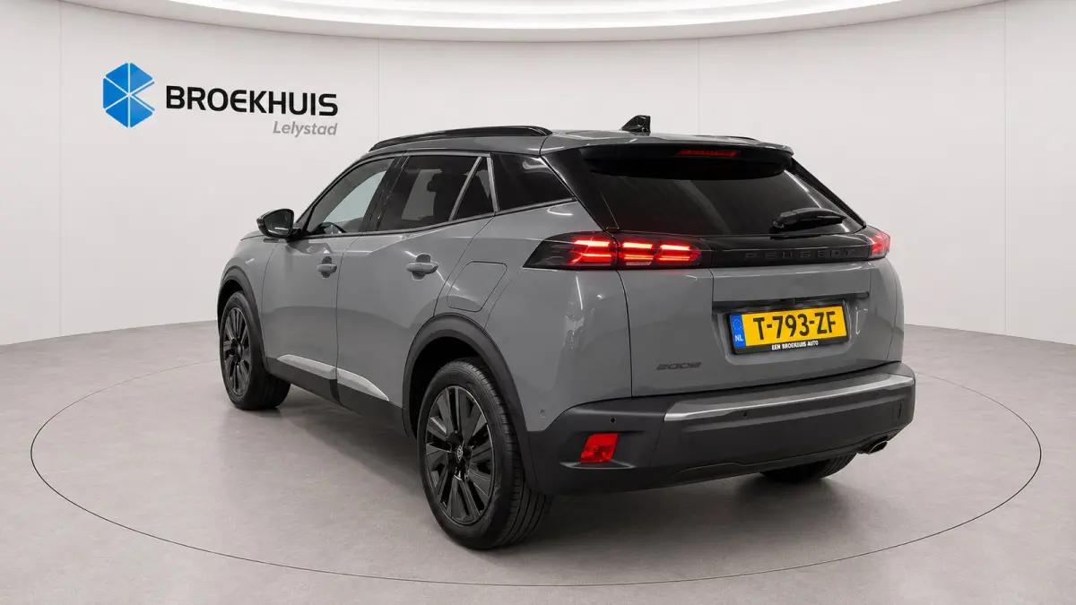 1.2 PURETECH 100PK ALLURE PACK / NAVI / LEDER / CLIMA / LED / PDC / 18" LMV / CAMERA / APPLE CARPLAY / ORG. NL. !!
