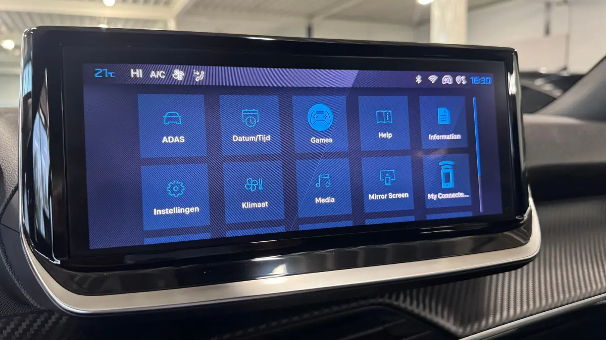 1.2 PURETECH 100PK ALLURE PACK / NAVI / LEDER / CLIMA / LED / PDC / 18" LMV / CAMERA / APPLE CARPLAY / ORG. NL. !!