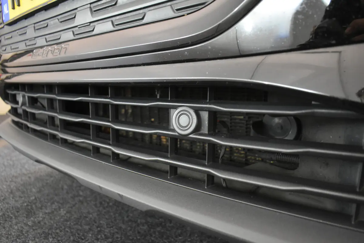 40 Launch edition Advanced 77 kWh Camera El aKlep+Trekh
