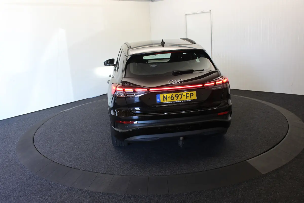 40 Launch edition Advanced 77 kWh Camera El aKlep+Trekh