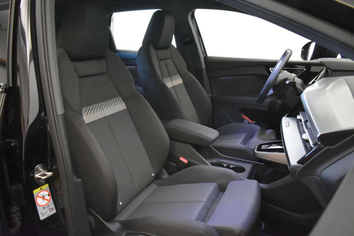 40 Launch edition Advanced 77 kWh Camera El aKlep+Trekh
