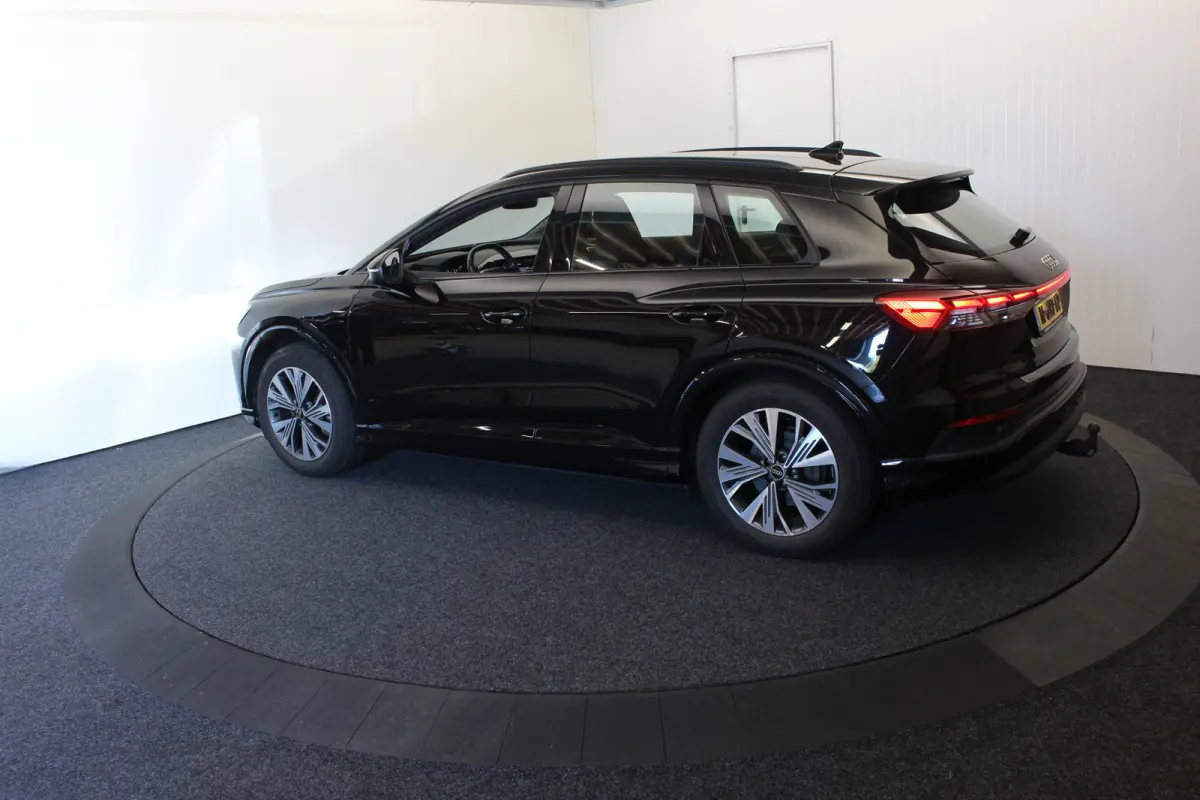 40 Launch edition Advanced 77 kWh Camera El aKlep+Trekh