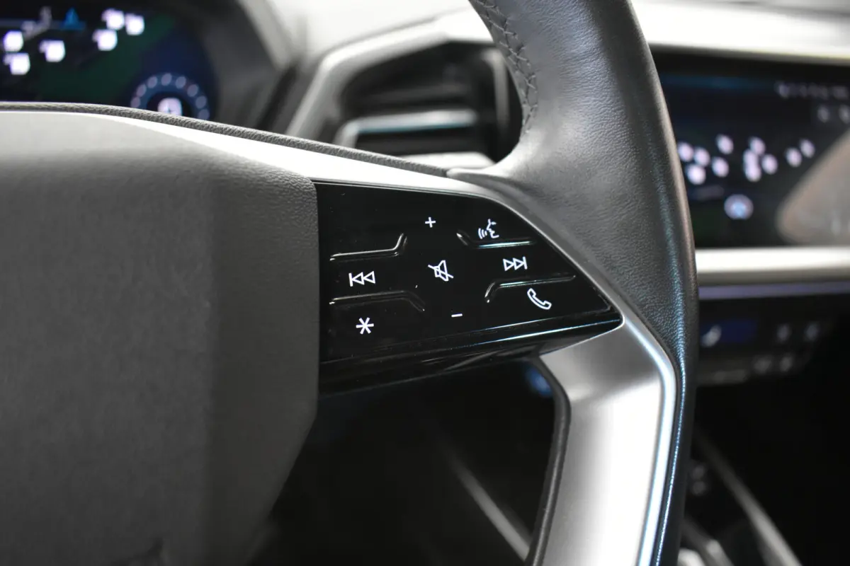 40 Launch edition Advanced 77 kWh Camera El aKlep+Trekh