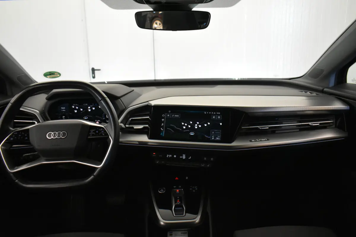40 Launch edition Advanced 77 kWh Camera El aKlep+Trekh